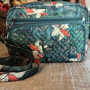 Lug carousel xl teal lily crossbody bag